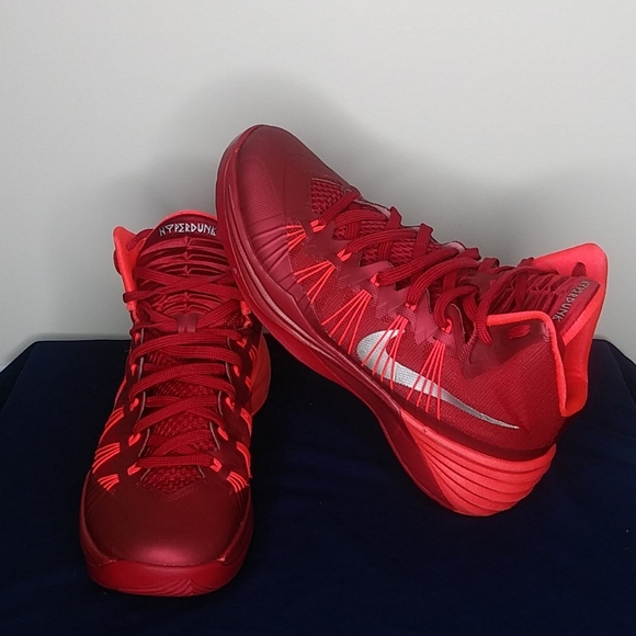red and orange hyperdunks
